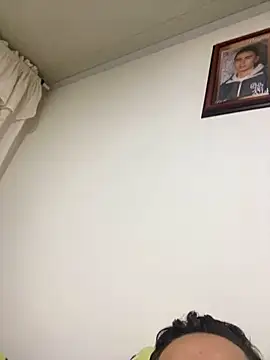 Snapshot of DanielGomez9 chatting on 03/12/25, 04:30 DanielGomez9 online show from 03/12/25, 04:30