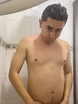 Snapshot of DanielGomez9 chatting on 03/13/25, 12:46 DanielGomez9 online show from 03/13/25, 12:46