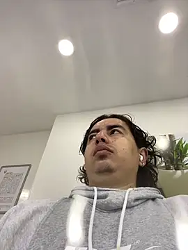 DanielGomez9 online show from 12/18/25, 12:22