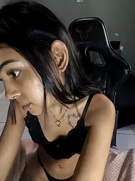 Livia Diaz online show from 04/04/26, 06:49