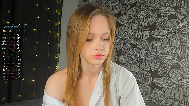 Snapshot of TaraSims chatting on 01/20/25, 01:18 TaraSims online show from 01/20/25, 01:18