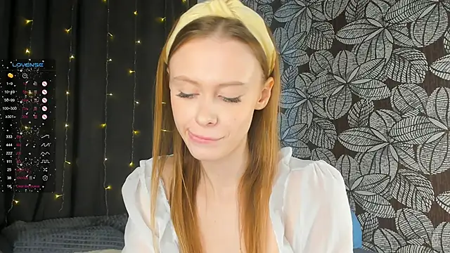 Snapshot of TaraSims chatting on 01/24/25, 04:16 TaraSims online show from 01/24/25, 04:16