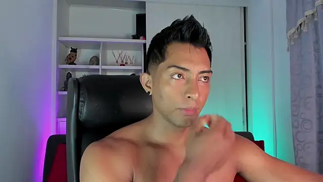 Couple muscle1 online show from 12/13/24, 02:49