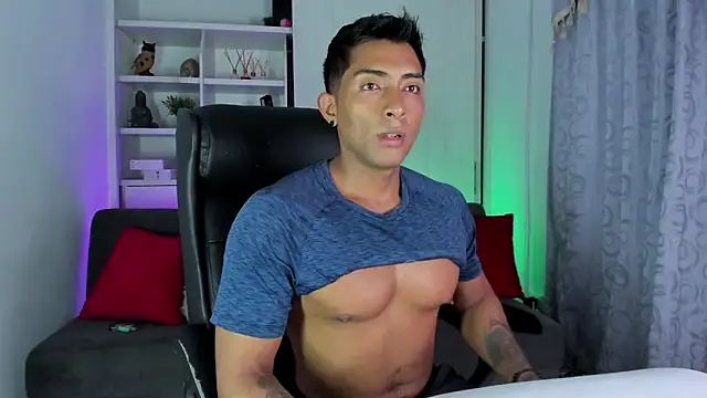 Couple muscle1 online show from 12/16/24, 11:39