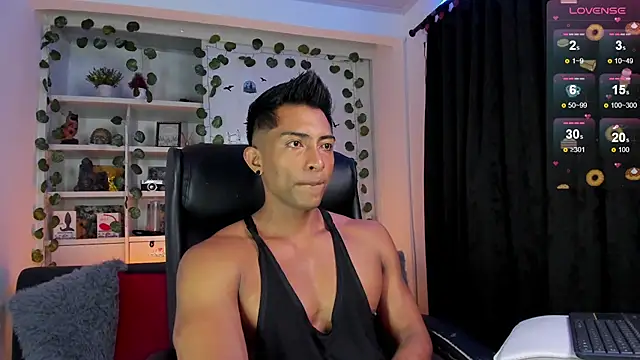 Couple muscle1 online show from 12/29/24, 10:57