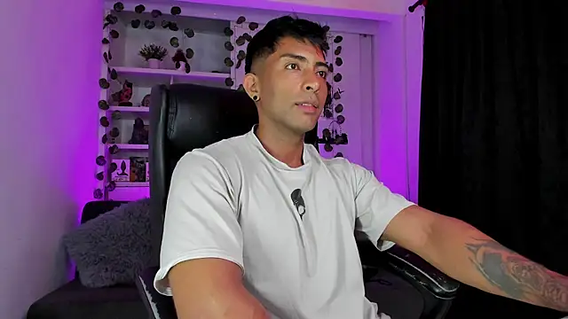 Couple muscle1 online show from 01/01/25, 07:09