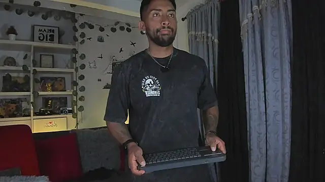 Couple muscle1 online show from 01/06/26, 09:39