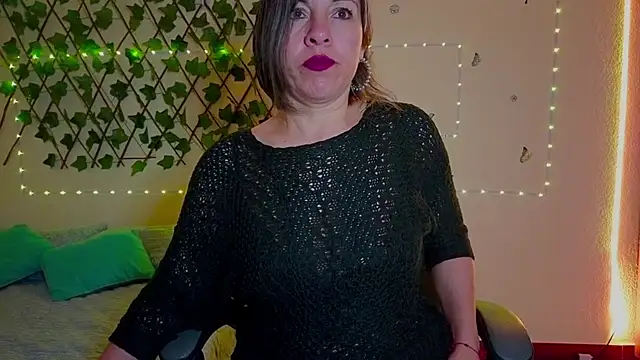 Lady breaks hearts online show from 10/16/25, 10:27