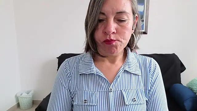 Lady breaks hearts online show from 01/15/26, 01:48