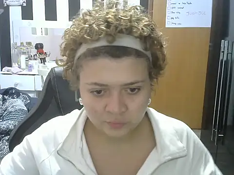 Snapshot of RuthBunny chatting on 06/09/26, 02:06 RuthBunny online show from 06/09/26, 02:06