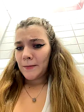 Snapshot of Holy_Tereza chatting on 10/03/25, 03:42 Holy Tereza online show from 10/03/25, 03:42