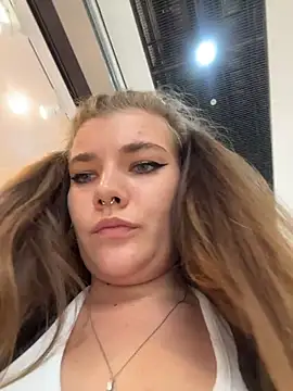 Snapshot of Holy_Tereza chatting on 06/30/26, 03:35 Holy Tereza online show from 06/30/26, 03:35