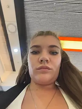 Snapshot of Holy_Tereza chatting on 07/14/26, 03:40 Holy Tereza online show from 07/14/26, 03:40