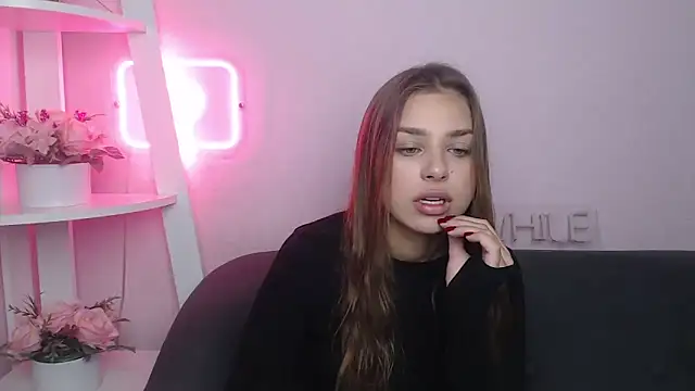 MilanaAngelAs online show from 10/18/25, 04:37
