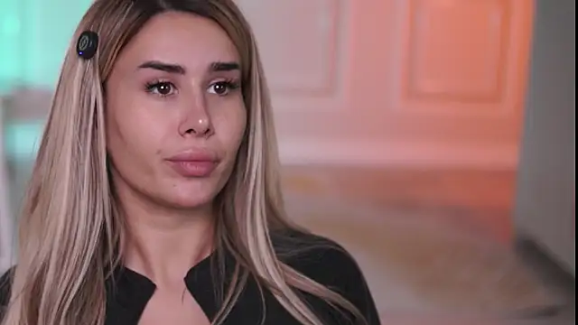 EvaZane online show from 11/25/25, 09:37