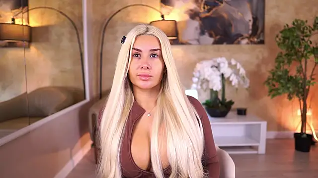 EvaZane online show from 03/30/26, 09:49