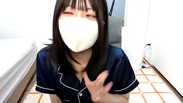 Snapshot of _mi_tsu_ki_ chatting on 12/22/24, 04:39 mi tsu ki online show from 12/22/24, 04:39