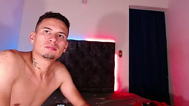 Snapshot of brandon_a_collin chatting on 02/18/25, 11:55 brandon a collin online show from 02/18/25, 11:55