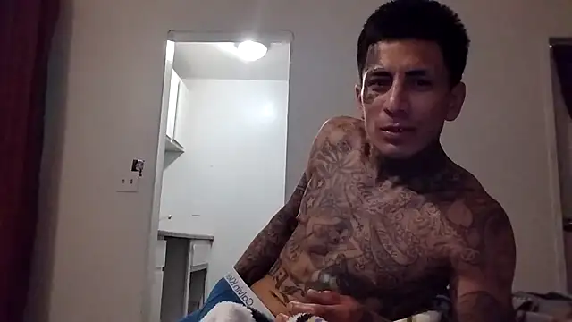 Snapshot of Papinine6 chatting on 10/17/25, 06:49 Papinine6 online show from 10/17/25, 06:49