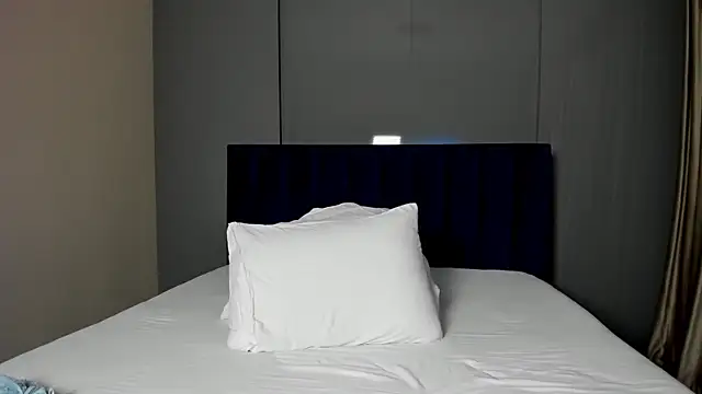 Snapshot of Project-Raven chatting on 10/28/25, 08:55 Project-Raven online show from 10/28/25, 08:55