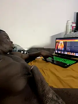 Snapshot of sbstick chatting on 11/18/25, 03:45 sbstick online show from 11/18/25, 03:45