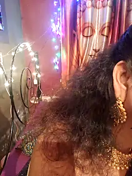 Snapshot of Maaya66 chatting on 01/05/25, 09:25 Maaya66 online show from 01/05/25, 09:25