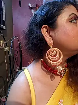 Snapshot of Maaya66 chatting on 02/02/25, 05:59 Maaya66 online show from 02/02/25, 05:59