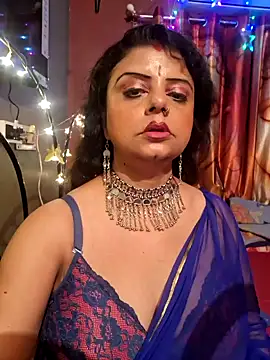 Snapshot of Maaya66 chatting on 02/07/25, 06:02 Maaya66 online show from 02/07/25, 06:02