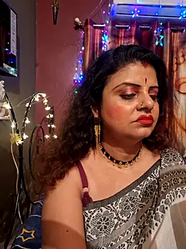 Snapshot of Maaya66 chatting on 02/16/25, 06:43 Maaya66 online show from 02/16/25, 06:43