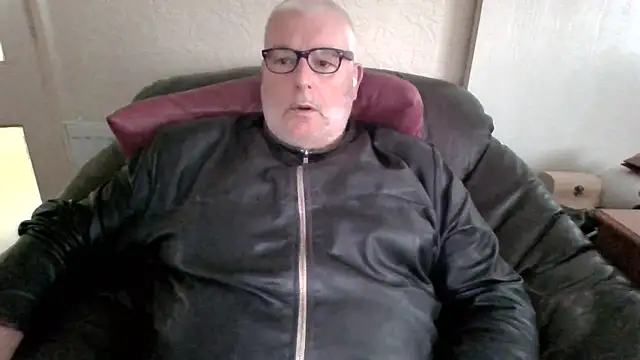 Snapshot of Leatherman63 chatting on 07/22/26, 05:54 Leatherman63 online show from 07/22/26, 05:54