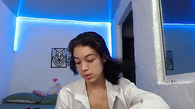 Caribbean beauty  online show from 05/27/26, 05:04