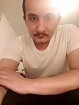 Snapshot of denis99tff chatting on 11/17/25, 08:36 denis99tff online show from 11/17/25, 08:36