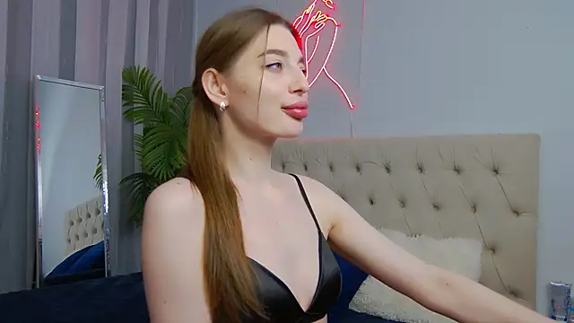 NicoleRosss online show from 05/17/26, 01:18