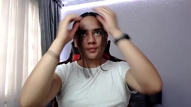 Lexyevans online show from 12/03/24, 07:22