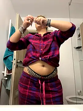 AllysonK online show from 11/30/25, 01:37