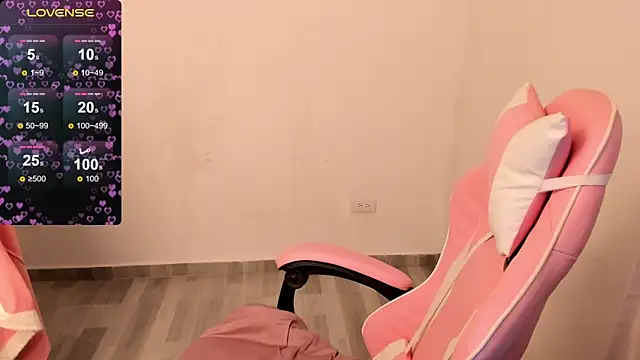 Snapshot of maryluna95 chatting on 12/28/24, 04:19 maryluna95 online show from 12/28/24, 04:19