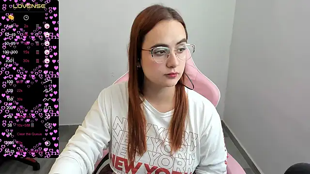 Snapshot of maryluna95 chatting on 03/06/25, 05:00 maryluna95 online show from 03/06/25, 05:00