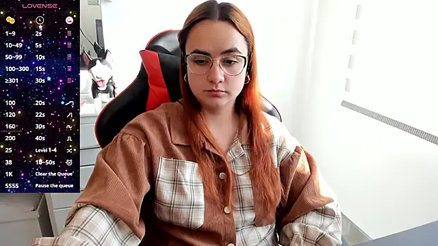 Snapshot of maryluna95 chatting on 09/19/25, 09:04 maryluna95 online show from 09/19/25, 09:04