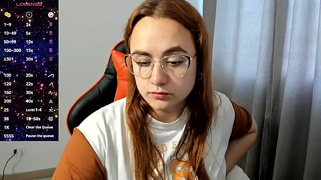 Snapshot of maryluna95 chatting on 10/06/25, 10:07 maryluna95 online show from 10/06/25, 10:07