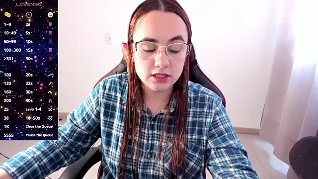 Snapshot of maryluna95 chatting on 10/21/25, 06:52 maryluna95 online show from 10/21/25, 06:52