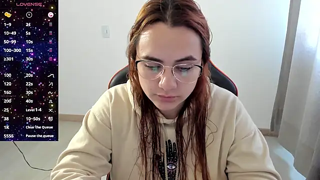 Snapshot of maryluna95 chatting on 11/04/25, 05:01 maryluna95 online show from 11/04/25, 05:01