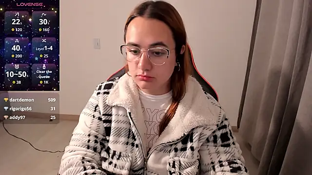 Snapshot of maryluna95 chatting on 11/13/25, 06:01 maryluna95 online show from 11/13/25, 06:01