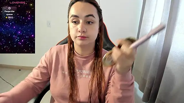 Snapshot of maryluna95 chatting on 11/19/25, 07:36 maryluna95 online show from 11/19/25, 07:36