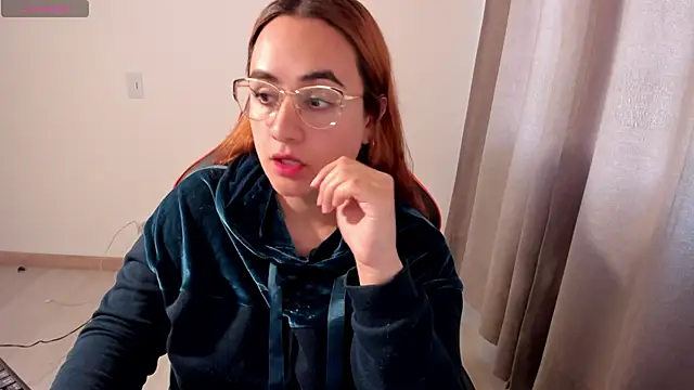 Snapshot of maryluna95 chatting on 11/24/25, 09:58 maryluna95 online show from 11/24/25, 09:58