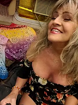 annika lately online show from 04/08/26, 02:33