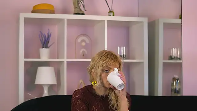 Snapshot of BritneyHudson chatting on 02/10/25, 11:15 BritneyHudson online show from 02/10/25, 11:15