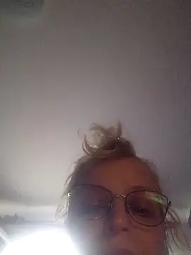 Snapshot of BritneyHudson chatting on 09/21/25, 06:15 BritneyHudson online show from 09/21/25, 06:15