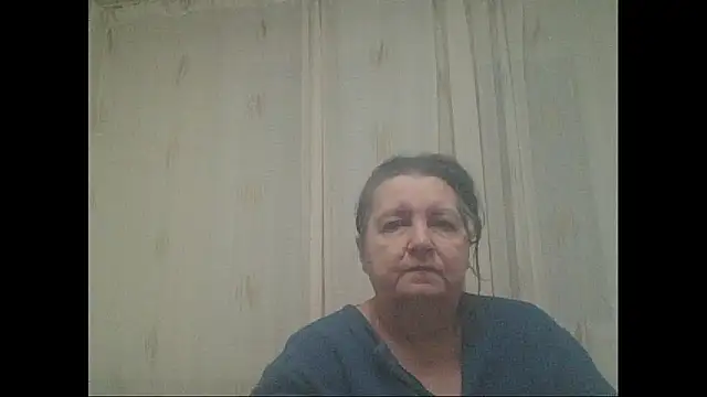 Snapshot of maturekorine chatting on 12/24/24, 10:49 maturekorine online show from 12/24/24, 10:49