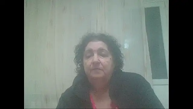 Snapshot of maturekorine chatting on 12/18/25, 04:24 maturekorine online show from 12/18/25, 04:24