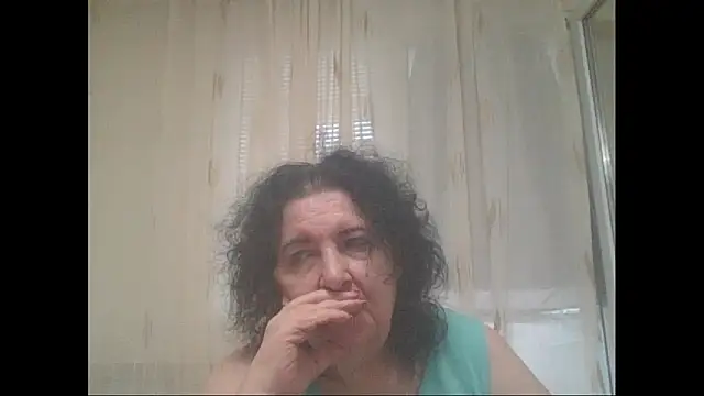 Snapshot of maturekorine chatting on 06/12/26, 02:05 maturekorine online show from 06/12/26, 02:05